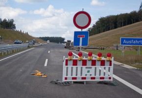 Motiv: Sackgassenschild am Ender der Autobahn A1  (Foto: IHK Trier )